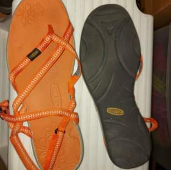 Keen sandals, 10W - Picture 2 of 2